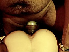Porn მაღალი კლასის ონლაინ , თმები შეკრული მეგობარი მისი მეუღლე საკუთარ სახლში