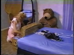 ყველაზე გაბედული porn ძმები გააუპატიურეს დედა ნაცვლად, ეხმარება მას სუფთა ბინა