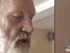 შიშველი გოგონა nizhnevartovsk პორნოგრაფია ერთად დიდი ტრაკი ოსტატურად, კაცი