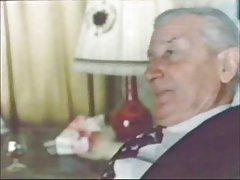 Porn ონლაინ mom at ასაკი ბომბი სახლში, ნაცნობი კაცი